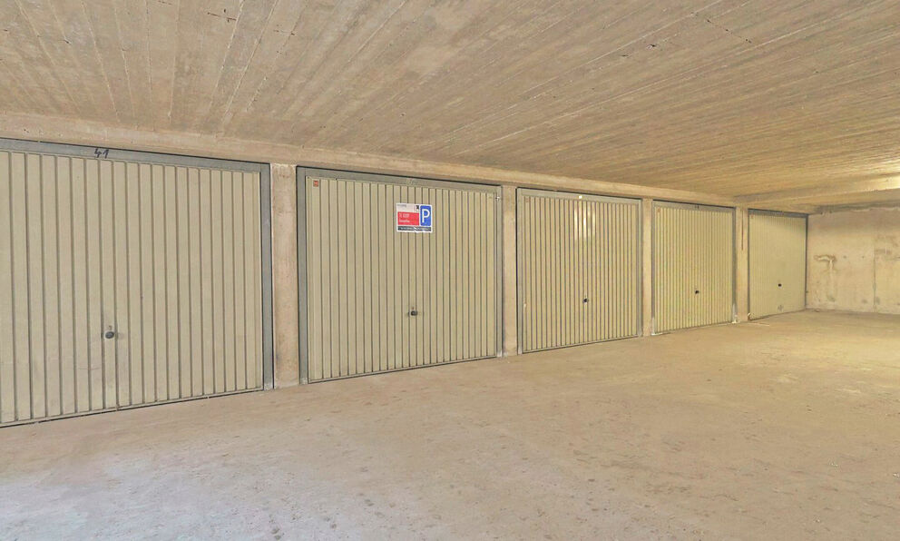 Gesloten garagebox te koop in Beveren